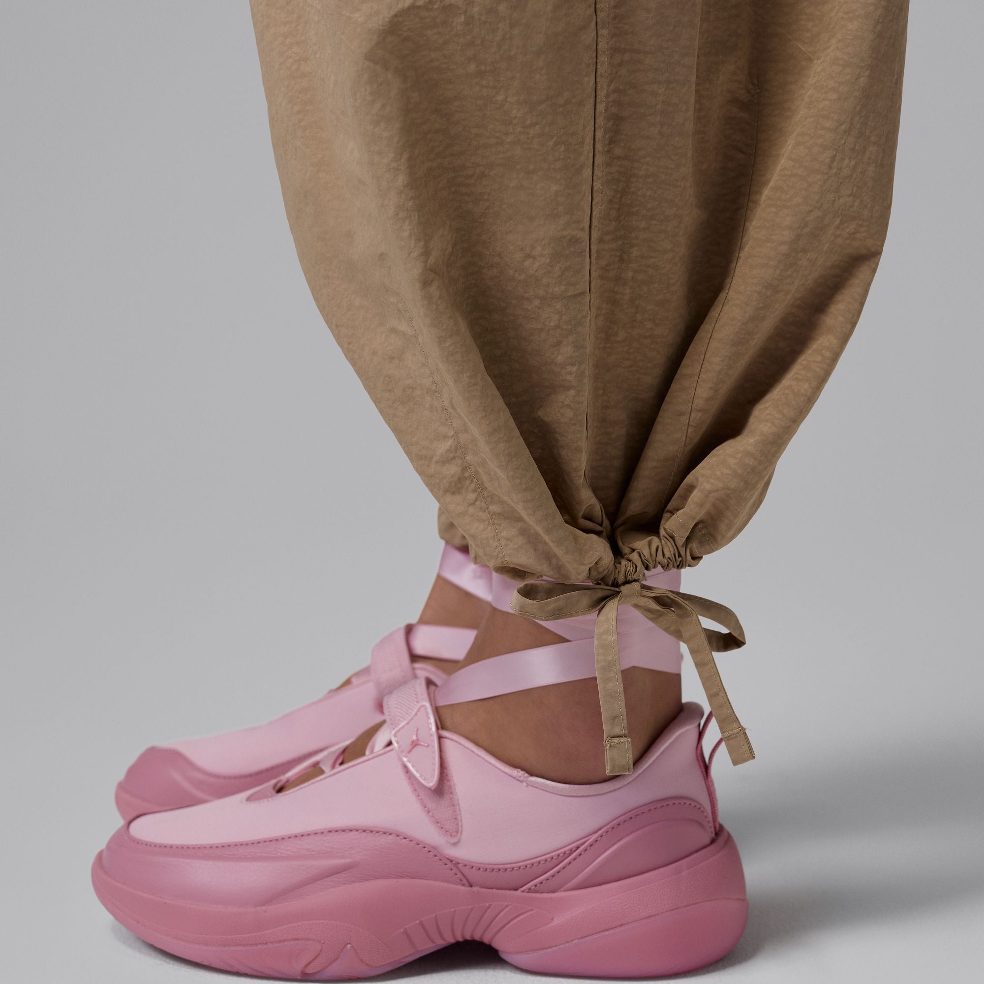 Womens Jordan Flight Chicago Parachute Pants 'Khaki'